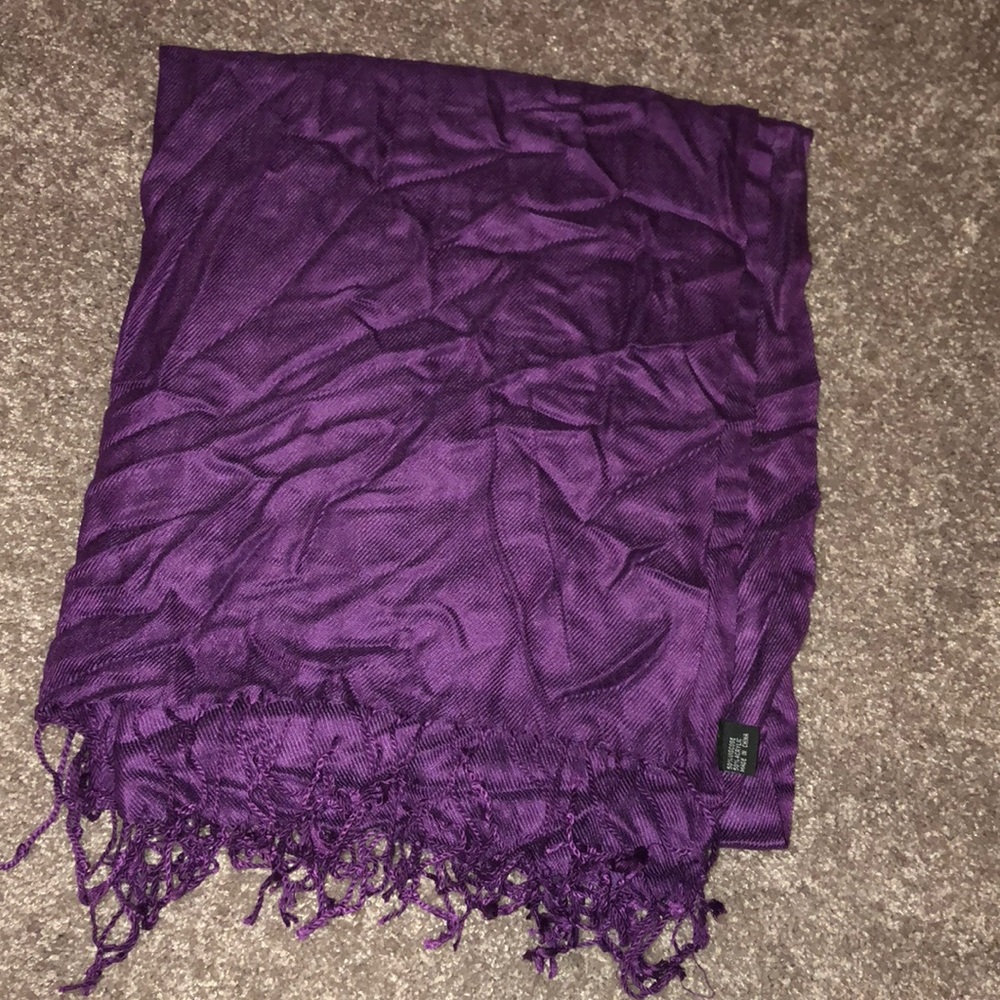 NWOT scarf